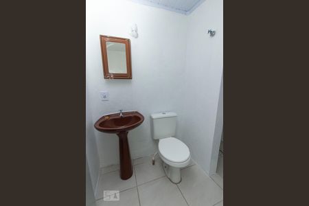 Banheiro de kitnet/studio à venda com 1 quarto, 31m² em Humaitá, Porto Alegre