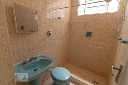 Banheiro de kitnet/studio para alugar com 1 quarto, 35m² em Tijuca, Rio de Janeiro