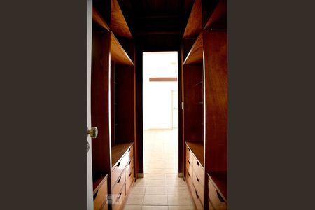 Apartamento para alugar com 175m², 3 quartos e 1 vagaSuíte 2 - Closet