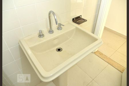 Apartamento para alugar com 175m², 3 quartos e 1 vagaBanheiro social - Pia