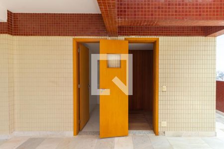 Apartamento à venda com 433m², 4 quartos e 5 vagasEntrada Sauna e banheiro Cobertura