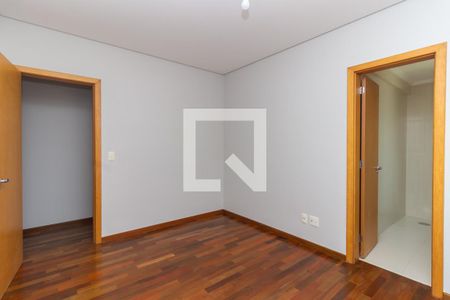 Apartamento à venda com 433m², 4 quartos e 5 vagasSuíte 2