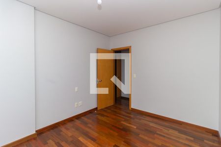 Apartamento à venda com 433m², 4 quartos e 5 vagasSuíte 2