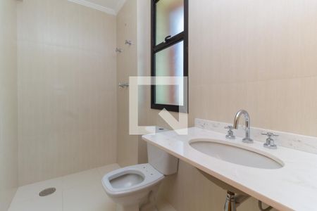 Apartamento à venda com 433m², 4 quartos e 5 vagasBanheiro da Suíte 2