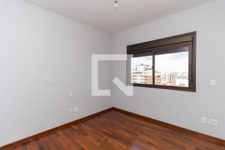 Apartamento à venda com 433m², 4 quartos e 5 vagasSuíte 1