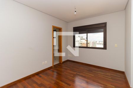 Apartamento à venda com 433m², 4 quartos e 5 vagasSuíte 2