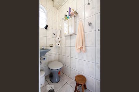 Casa à venda com 188m², 2 quartos e 2 vagas Casa à venda com 188m², 2 quartos e 2 vagasBanheiro da Edícula