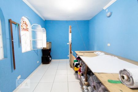 Casa à venda com 188m², 2 quartos e 2 vagas Casa à venda com 188m², 2 quartos e 2 vagasEdícula