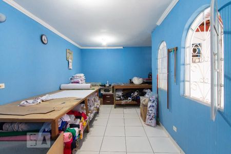 Casa à venda com 188m², 2 quartos e 2 vagas Casa à venda com 188m², 2 quartos e 2 vagasEdícula