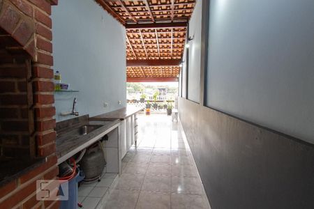 Casa à venda com 188m², 2 quartos e 2 vagas Casa à venda com 188m², 2 quartos e 2 vagasTerraço