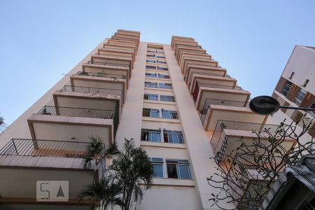 Apartamento à venda com 70m², 2 quartos e 1 vagaFachada