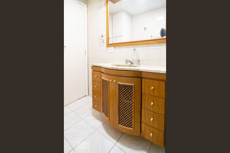 Banheiro Social de apartamento para alugar com 3 quartos, 92m² em Jardim Marajoara, São Paulo