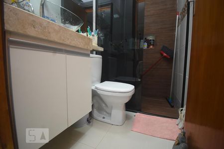 Banheiro de kitnet/studio para alugar com 1 quarto, 30m² em Riacho Fundo I, Brasília