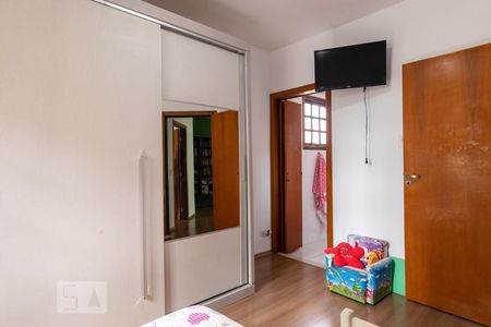 Casa à venda com 280m², 3 quartos e 5 vagasQuarto 2 - Suíte