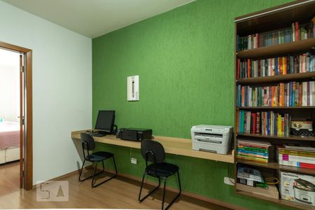 Casa à venda com 280m², 3 quartos e 5 vagasEscritório