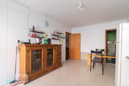 Casa à venda com 350m², 4 quartos e 4 vagasCozinha
