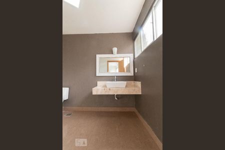 Casa à venda com 350m², 4 quartos e 4 vagasBanheiro da Suíte