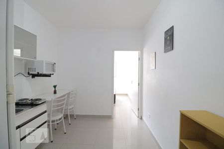 Cozinha  de kitnet/studio para alugar com 1 quarto, 27m² em Quarta Parada, São Paulo