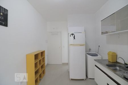 Cozinha  de kitnet/studio para alugar com 1 quarto, 27m² em Quarta Parada, São Paulo