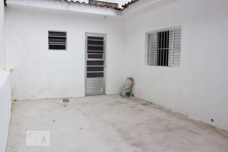 Casa para alugar com 42m², 1 quarto e sem vagaQuintal