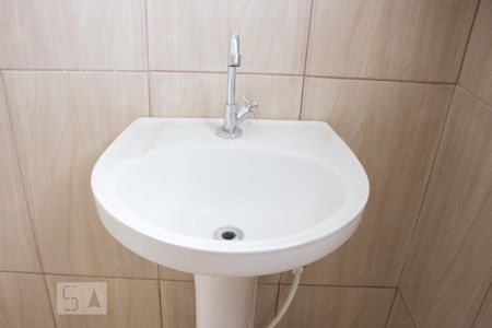 Casa para alugar com 42m², 1 quarto e sem vagaBanheiro