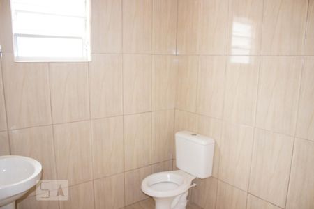 Casa para alugar com 42m², 1 quarto e sem vagaBanheiro