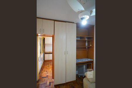 Sala de kitnet/studio para alugar com 1 quarto, 34m² em Vila Ipiranga, Porto Alegre