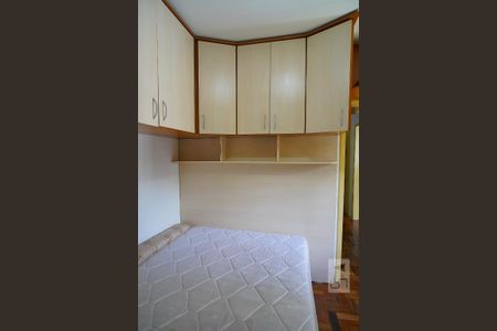 Quarto de kitnet/studio para alugar com 1 quarto, 34m² em Vila Ipiranga, Porto Alegre