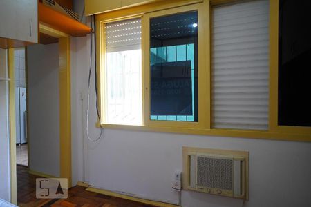 Quarto de kitnet/studio para alugar com 1 quarto, 34m² em Vila Ipiranga, Porto Alegre