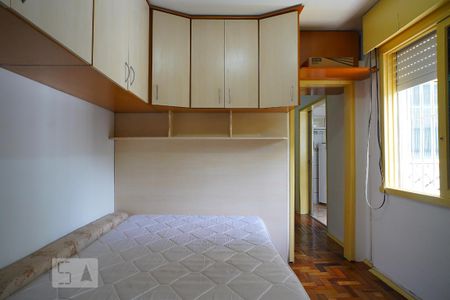 Quarto de kitnet/studio para alugar com 1 quarto, 34m² em Vila Ipiranga, Porto Alegre