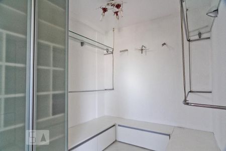 Apartamento para alugar com 53m², 1 quarto e 1 vaga Apartamento para alugar com 53m², 1 quarto e 1 vagaCloset da suíte