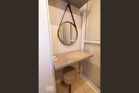Apartamento para alugar com 80m², 2 quartos e 2 vagas Apartamento para alugar com 80m², 2 quartos e 2 vagasDetalhe do Closet