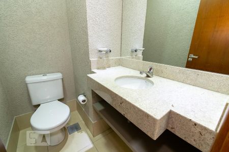 Apartamento para alugar com 80m², 2 quartos e 2 vagas Apartamento para alugar com 80m², 2 quartos e 2 vagasDetalhe do Lavabo
