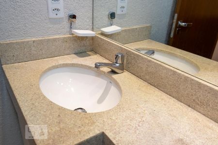 Apartamento para alugar com 80m², 2 quartos e 2 vagas Apartamento para alugar com 80m², 2 quartos e 2 vagasDetalhe do Banheiro da Suíte