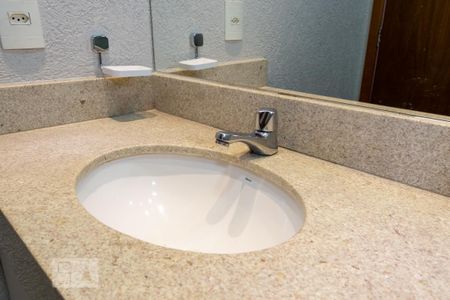 Apartamento para alugar com 80m², 2 quartos e 2 vagas Apartamento para alugar com 80m², 2 quartos e 2 vagasDetalhe do Banheiro da Suíte 2