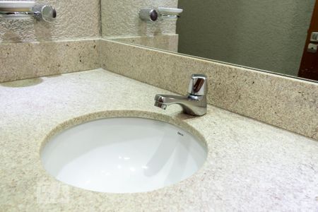 Apartamento para alugar com 80m², 2 quartos e 2 vagas Apartamento para alugar com 80m², 2 quartos e 2 vagasDetalhe do Lavabo