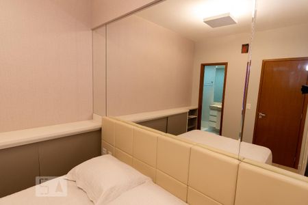 Apartamento para alugar com 80m², 2 quartos e 2 vagas Apartamento para alugar com 80m², 2 quartos e 2 vagasDetalhe da Suite