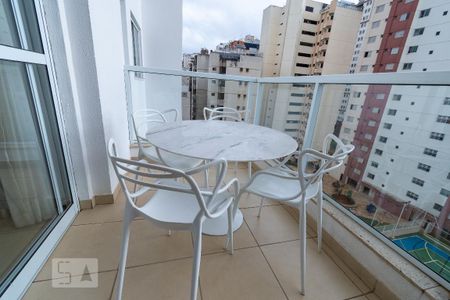 Apartamento para alugar com 80m², 2 quartos e 2 vagas Apartamento para alugar com 80m², 2 quartos e 2 vagasDetalhe da Varanda da Sala