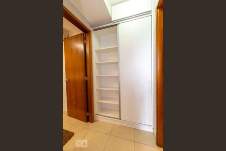 Apartamento para alugar com 80m², 2 quartos e 2 vagas Apartamento para alugar com 80m², 2 quartos e 2 vagasCorredor