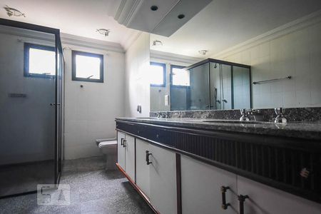 Apartamento para alugar com 424m², 4 quartos e 4 vagasBanheiro suíte 2
