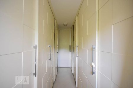 Apartamento para alugar com 424m², 4 quartos e 4 vagasArmário da suíte 1