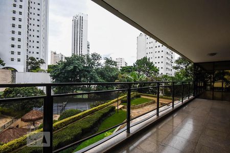 Varanda de apartamento para alugar com 4 quartos, 424m² em Real Parque, São Paulo
