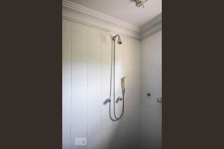 Apartamento para alugar com 424m², 4 quartos e 4 vagasChuveiro do banheiro da suíte 2