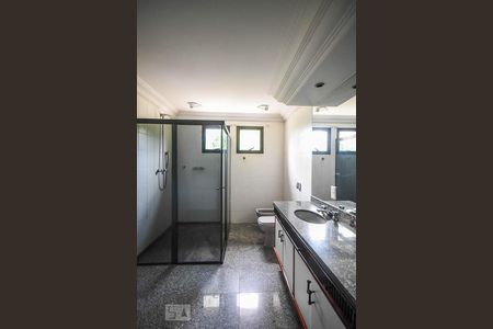 Apartamento para alugar com 424m², 4 quartos e 4 vagasBanheiro suíte 2