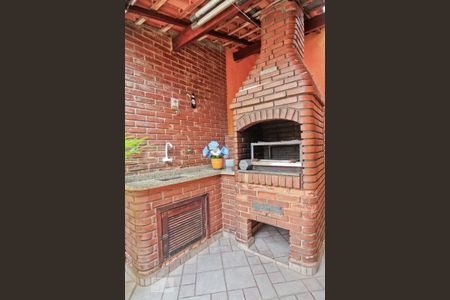 Casa à venda com 220m², 3 quartos e 2 vagasChurrasqueira