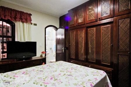 Casa à venda com 220m², 3 quartos e 2 vagasSuíte