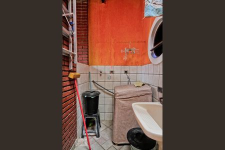 Casa à venda com 220m², 3 quartos e 2 vagasÁrea de Serviço