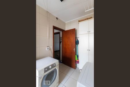 Casa à venda com 287m², 3 quartos e 4 vagas Casa à venda com 287m², 3 quartos e 4 vagasÁrea de Serviço