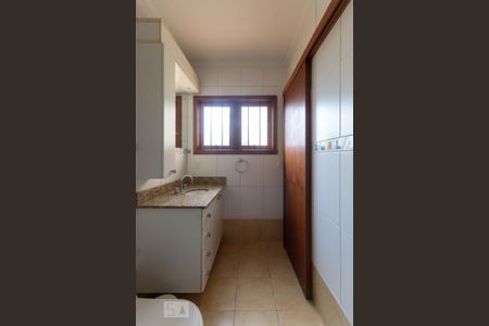 Casa à venda com 287m², 3 quartos e 4 vagas Casa à venda com 287m², 3 quartos e 4 vagasBanheiro 1