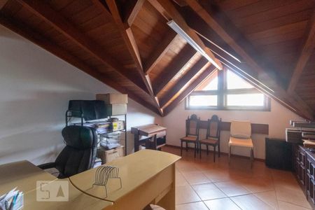 Casa à venda com 287m², 3 quartos e 4 vagas Casa à venda com 287m², 3 quartos e 4 vagasSótão